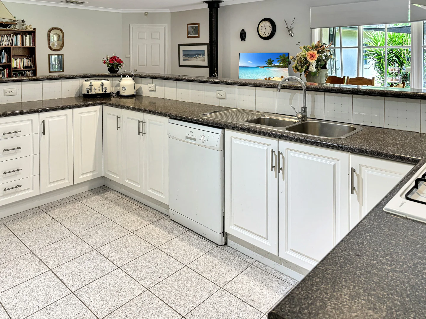 Additional image 2 of 64 Arcadia Downs Drive, Kialla VIC 3631