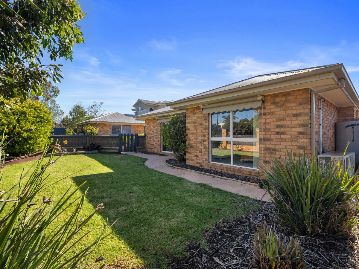 2/11 Fowler Grove, Newhaven VIC 3925