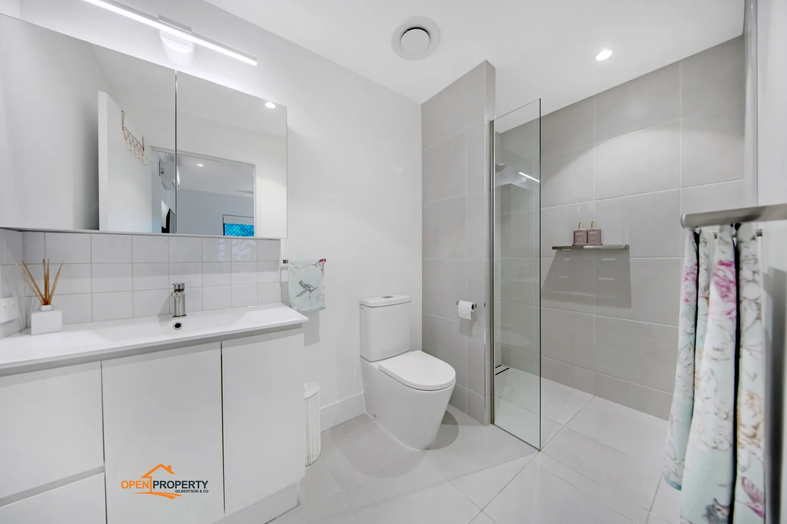 Additional image 7 of Unit 4/80-86 River Ave, Mighell QLD 4860