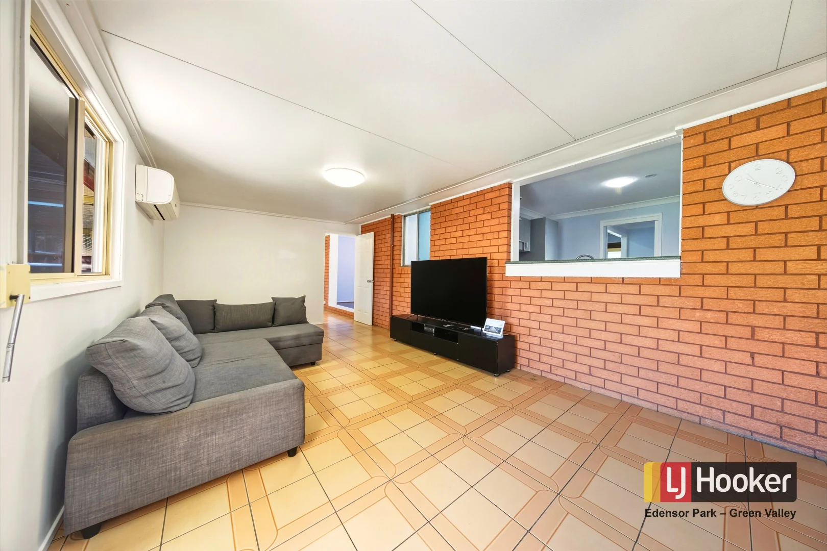 Additional image 3 of 32 Glenfern Crescent, Bossley Park NSW 2176