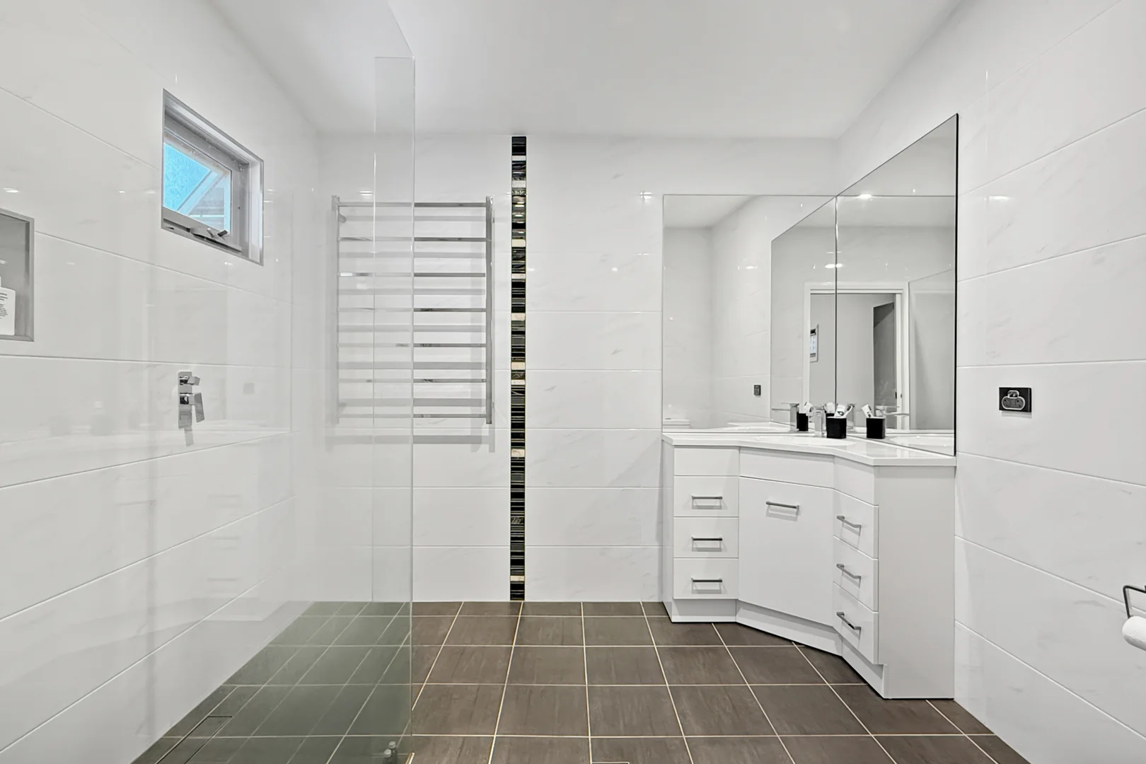 Additional image 11 of 23 Marks Parade, Marks Point NSW 2280