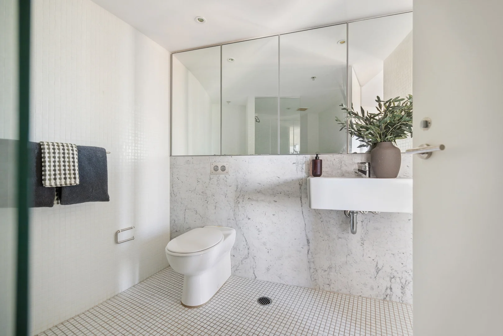 Additional image 19 of 1202/2 Elizabeth Bay Road, Elizabeth Bay NSW 2011