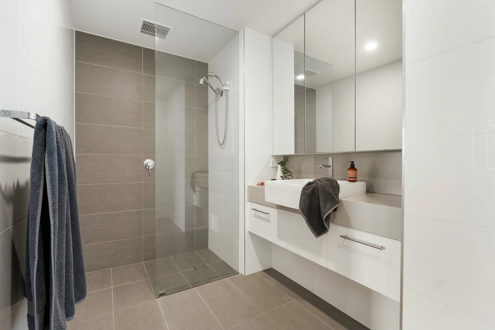 Additional image 8 of 4/157-159 Marine Parade, San Remo VIC 3925