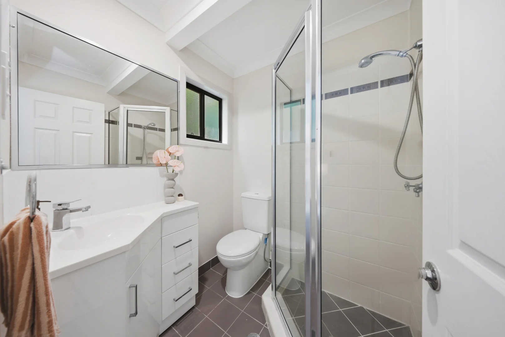 Additional image 11 of 2/6 Grange Court, Castle Hill QLD 4810