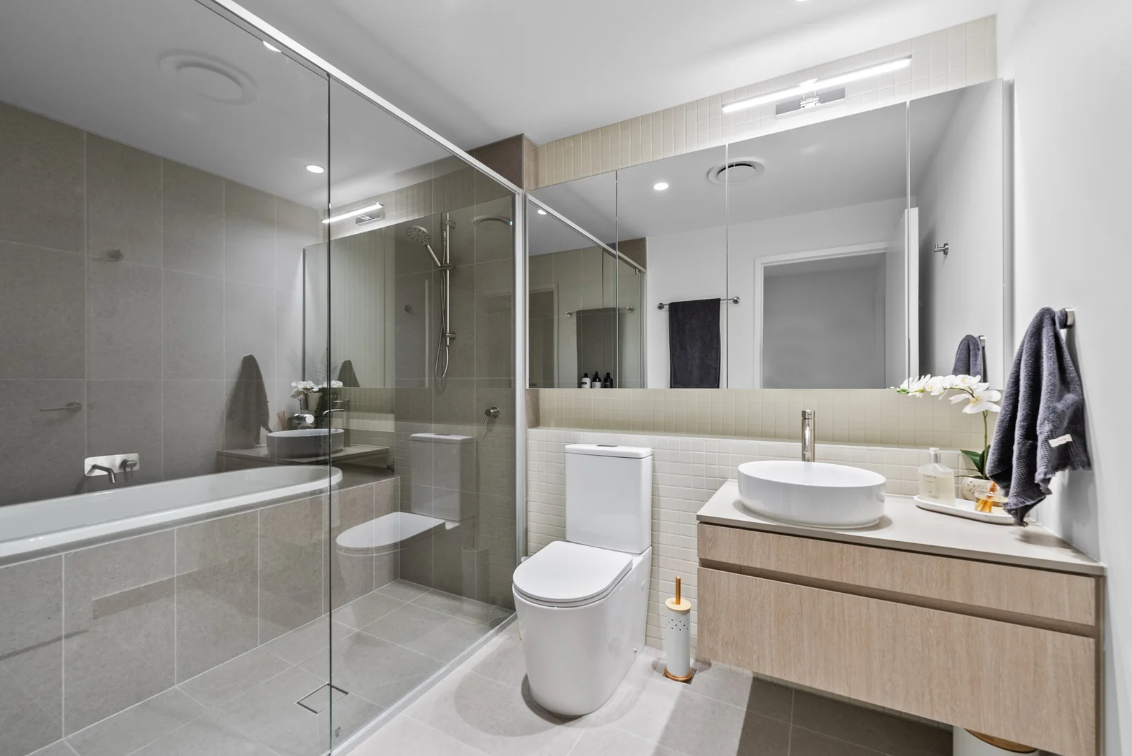 Additional image 19 of 903/7-9 Mermaid Avenue, Mermaid Beach QLD 4218