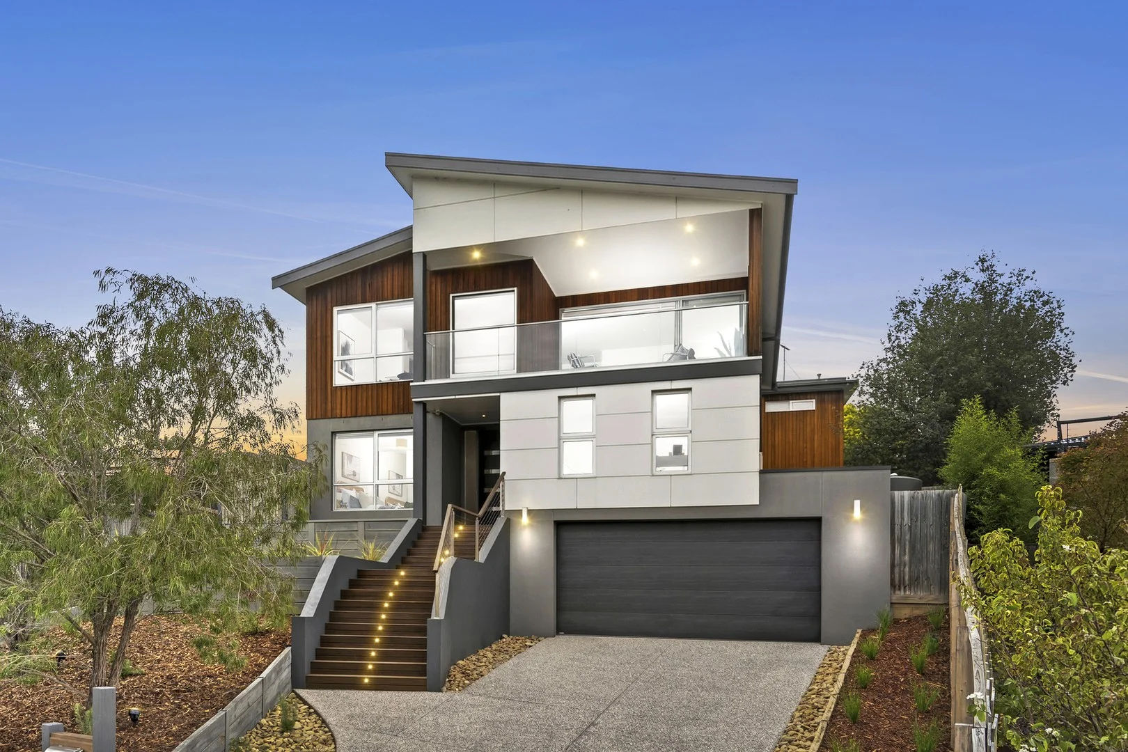 1/11 Jinjella Road, Highton VIC 3216