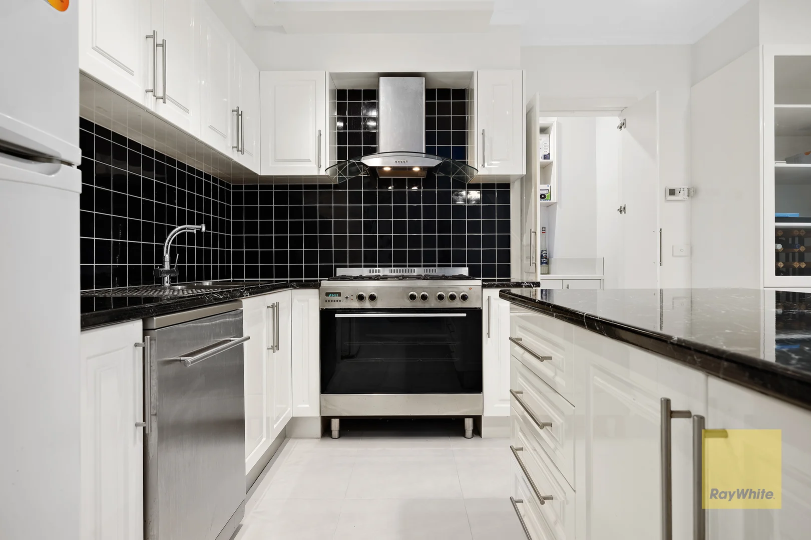 Additional image 24 of 27 Middle Park Drive, Sanctuary Lakes VIC 3030