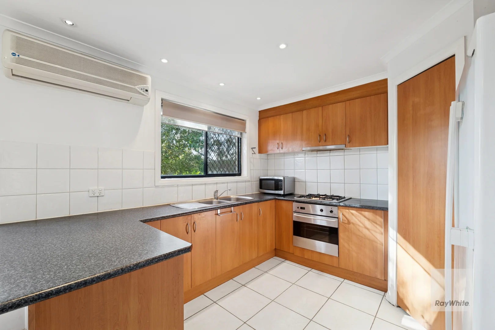 Additional image 4 of 8/21 Patonga Drive, Delahey VIC 3037