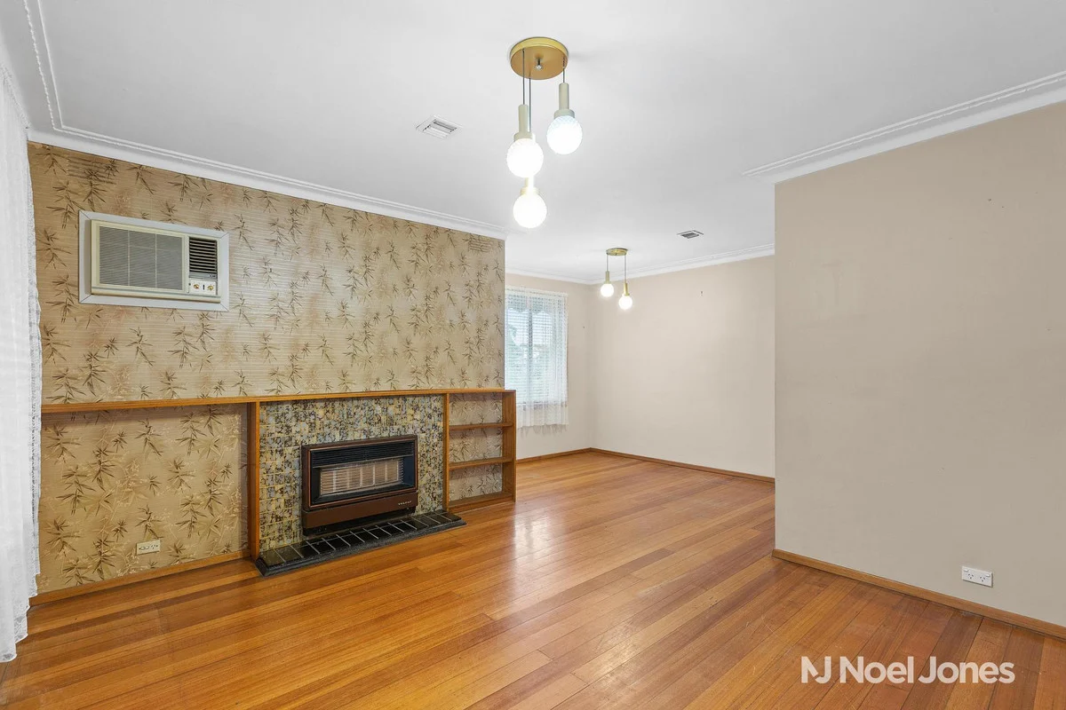 Additional image 2 of 17 Larnook Crescent, Mooroolbark VIC 3138