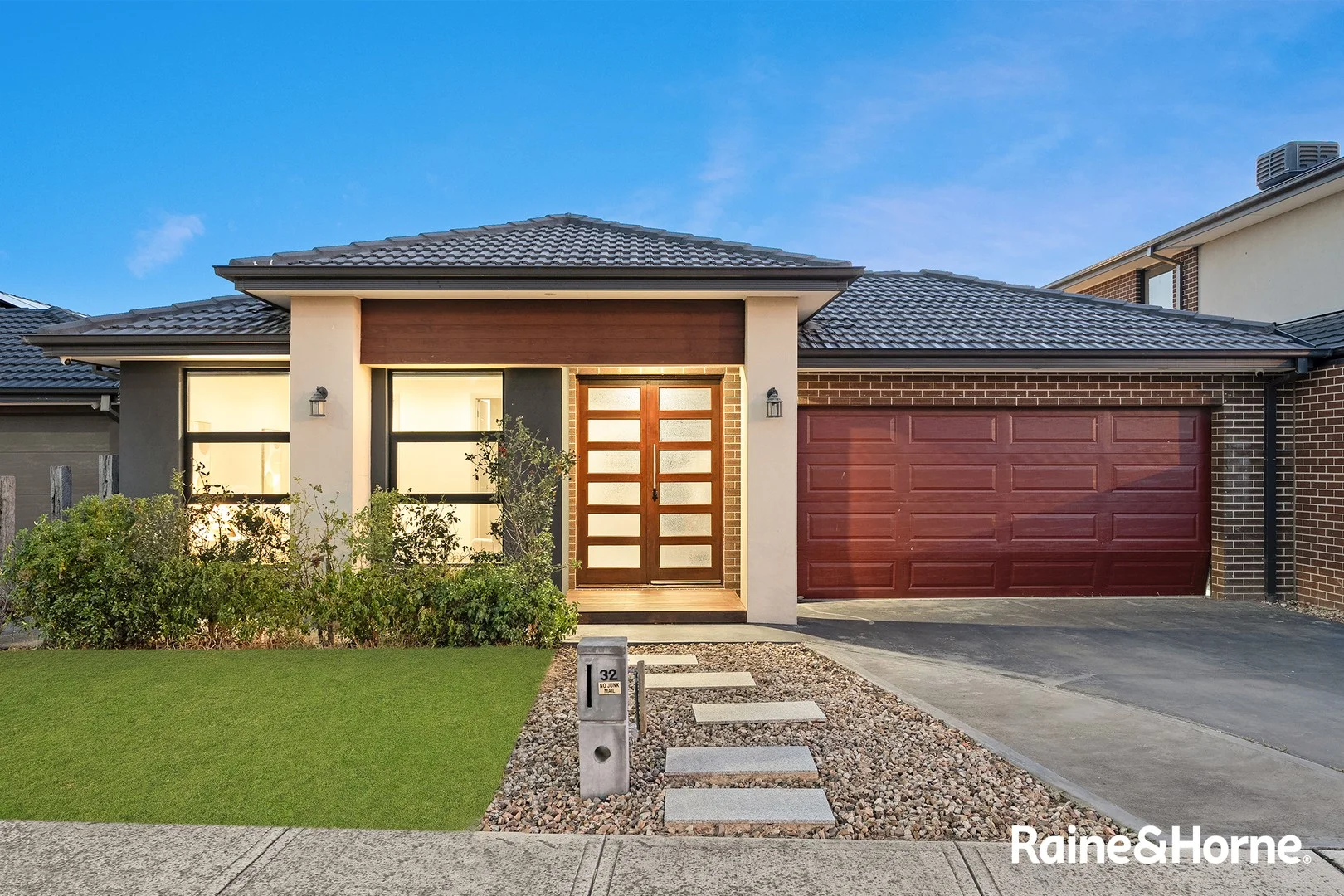 32 Plymouth Boulevard, Clyde North VIC 3978