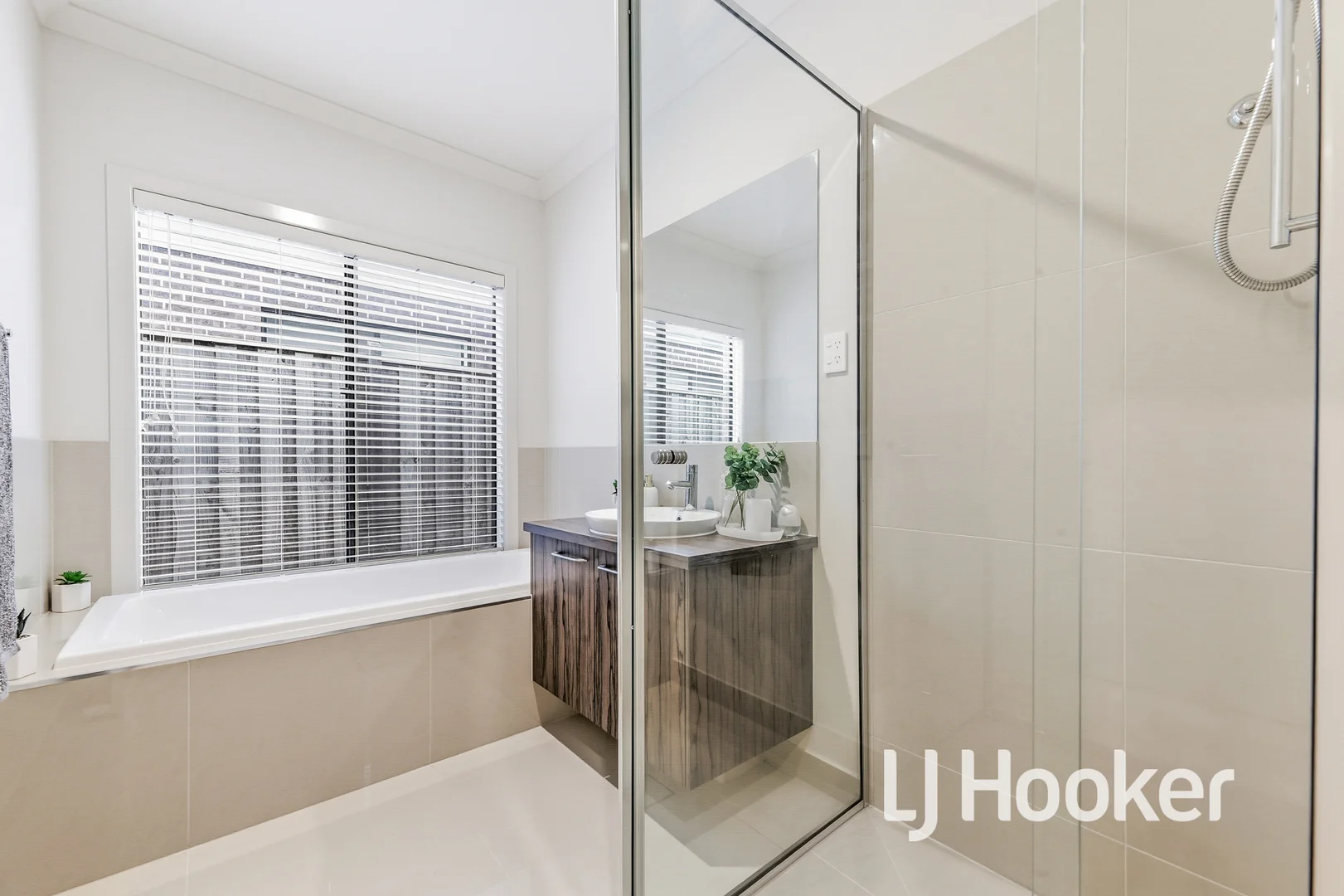 Additional image 14 of 4 Burnett Way, Clyde North VIC 3978