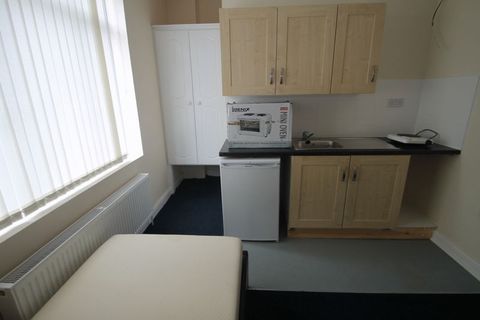 Radford Road, Nottingham NG7, Studio to rent