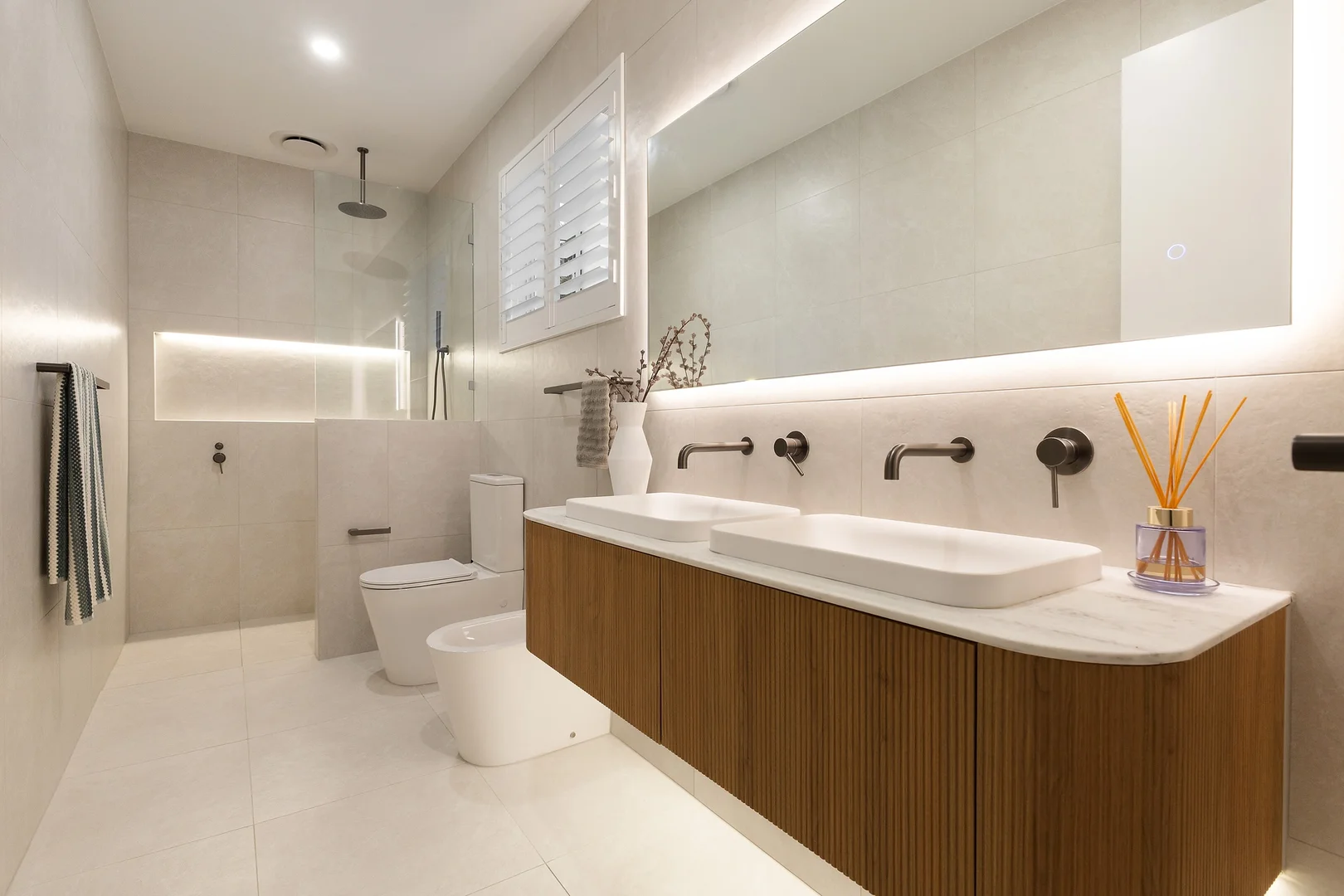 Additional image 13 of 290 Rio Vista Boulevard, Mermaid Waters QLD 4218