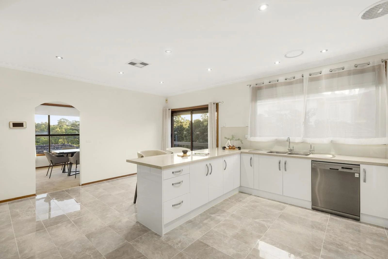 Additional image 24 of 135 Grandview Grove, Rosanna VIC 3084