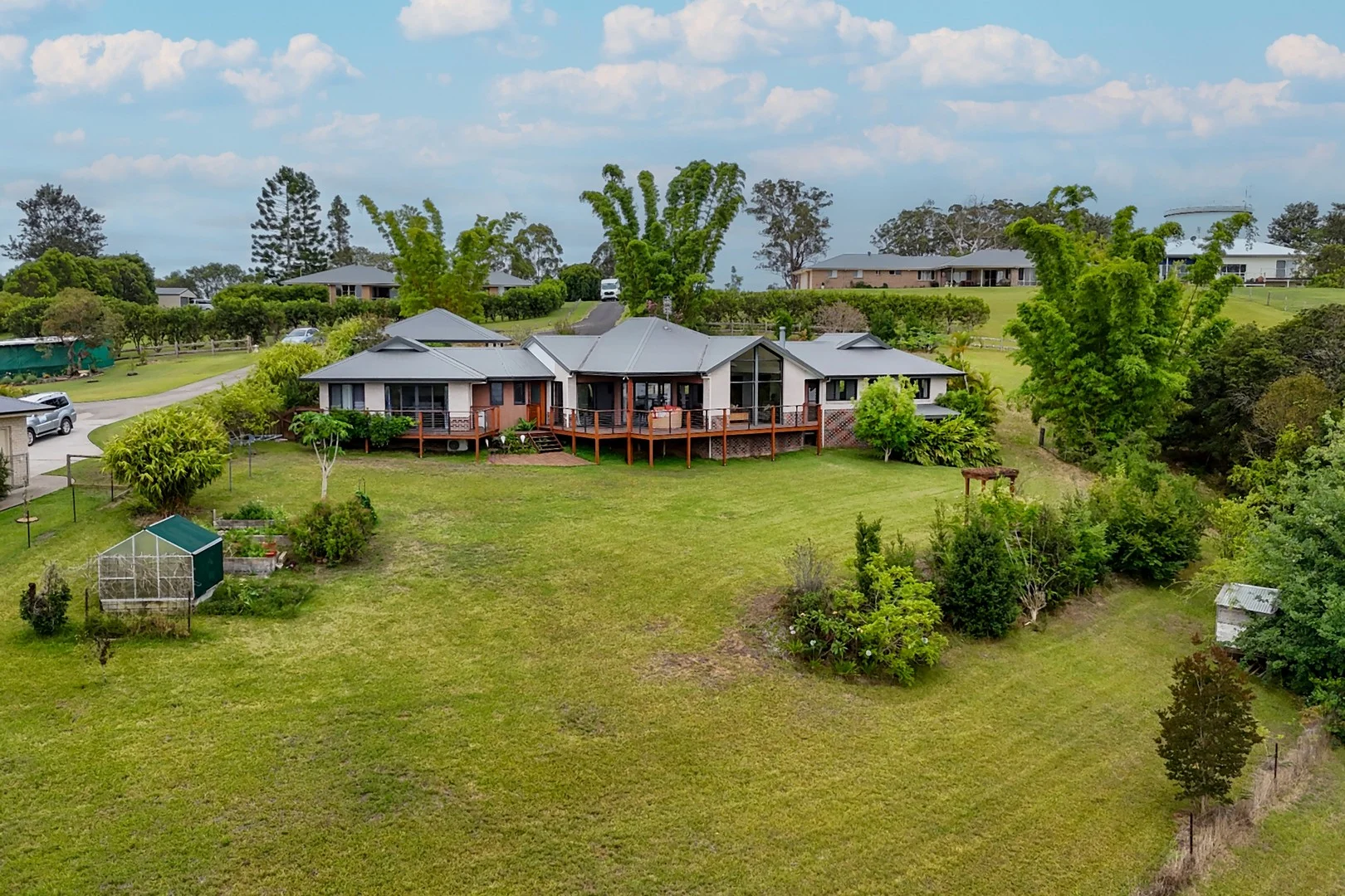 19 Caerlon Place, Greenhill NSW 2440