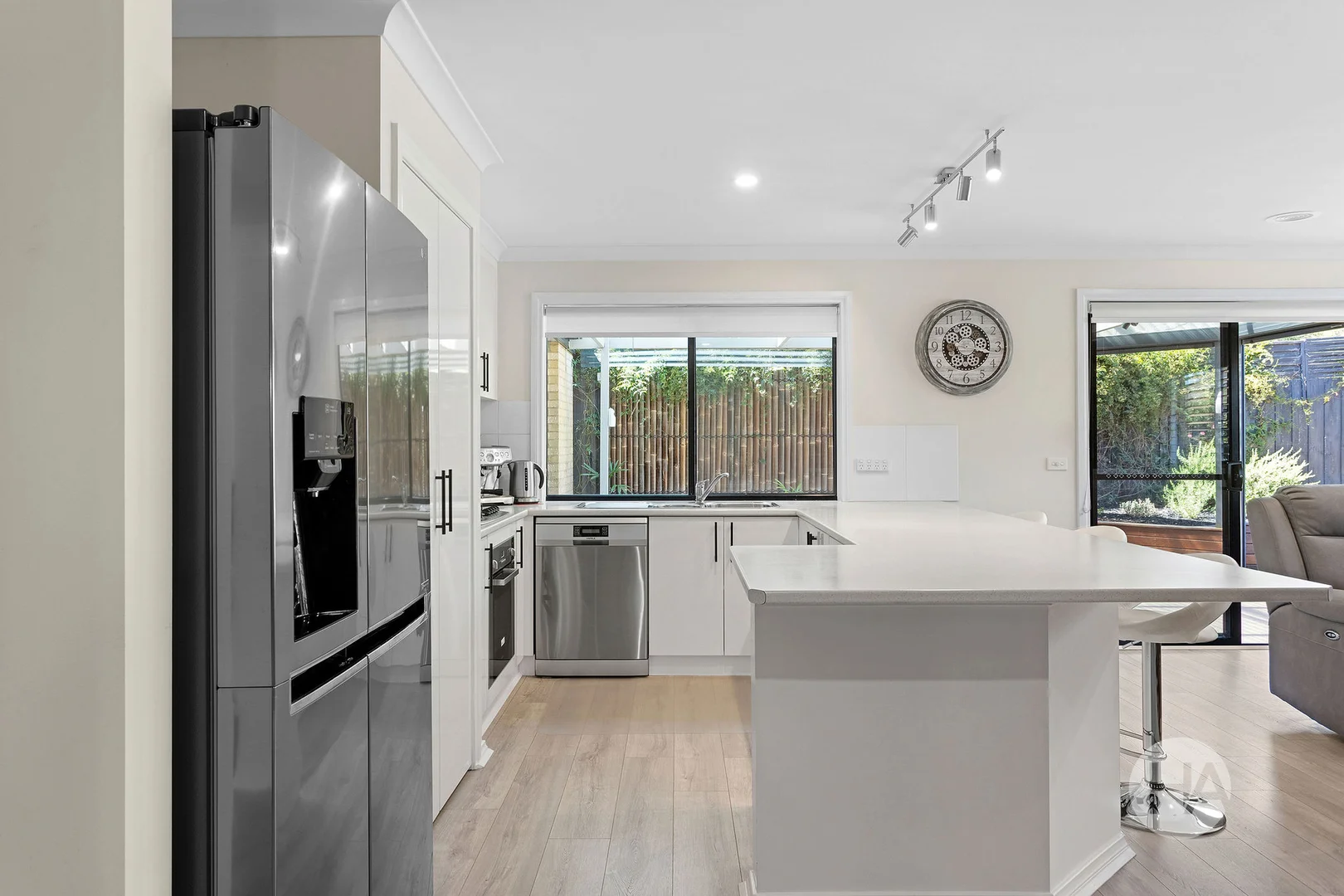 Additional image 4 of 28 Moorhead Avenue, Mornington VIC 3931