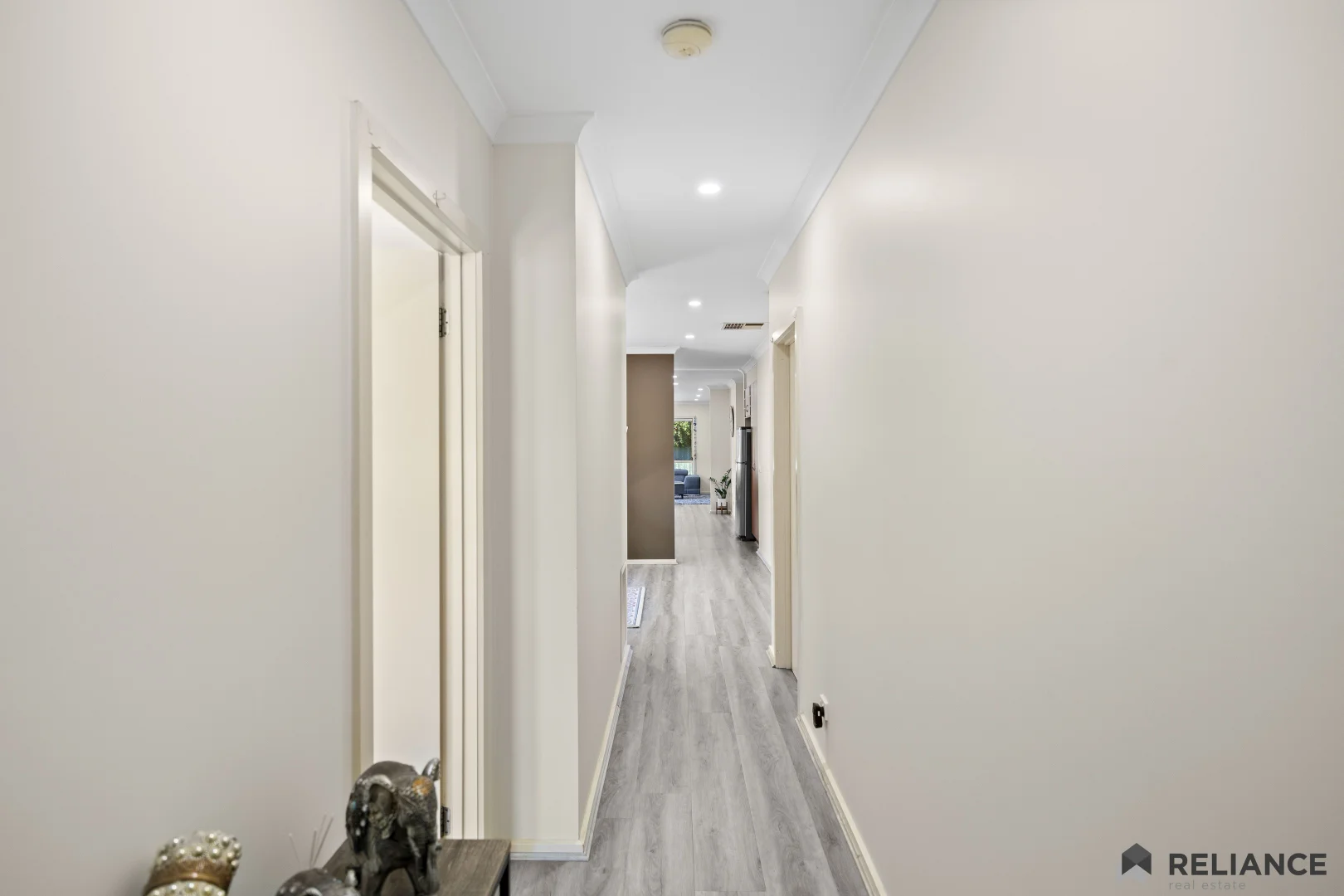 6 Studley Park Way, Craigieburn VIC 3064 photo 2
