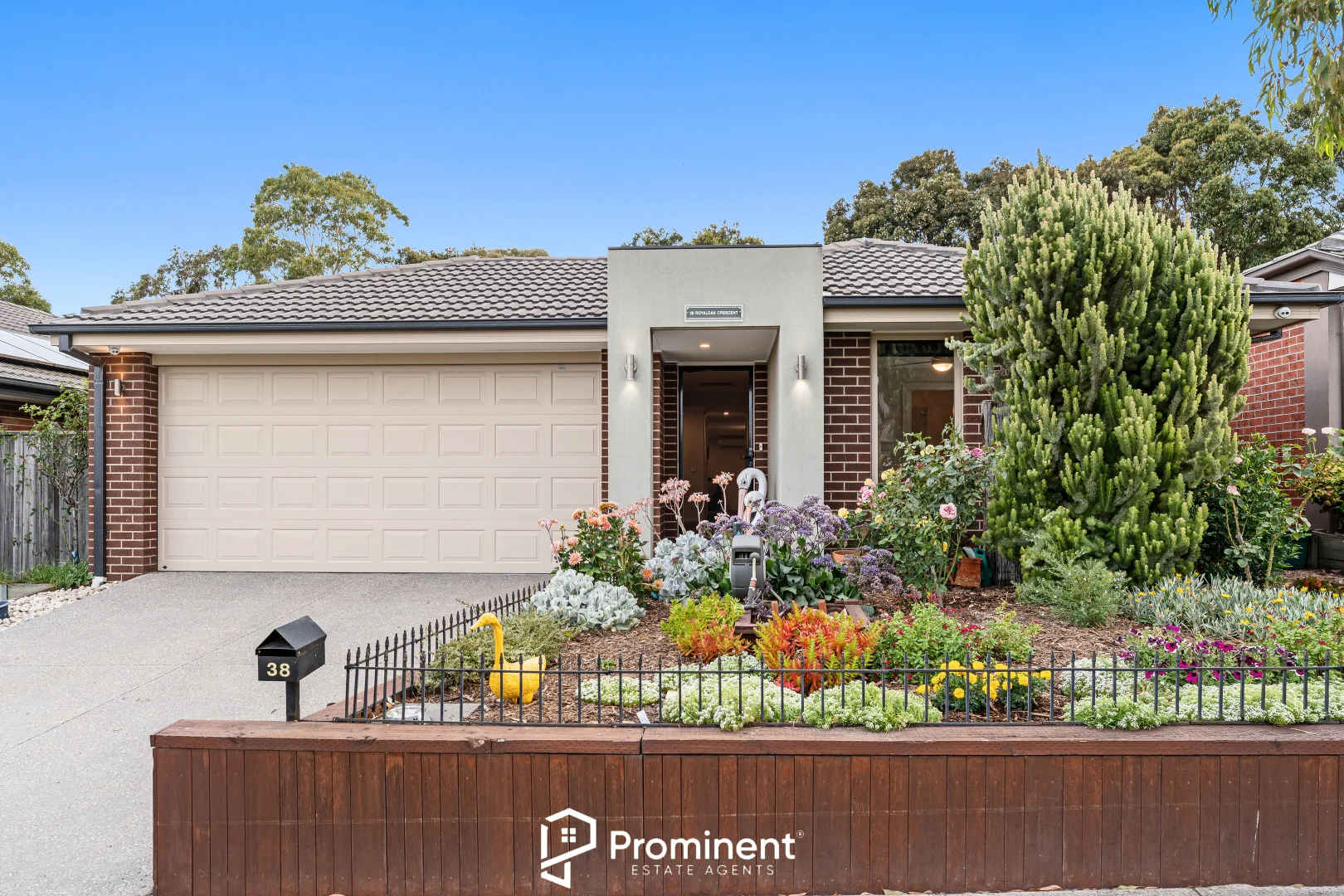 Additional image 18 of 38 Royaloak Crescent, Cranbourne East VIC 3977