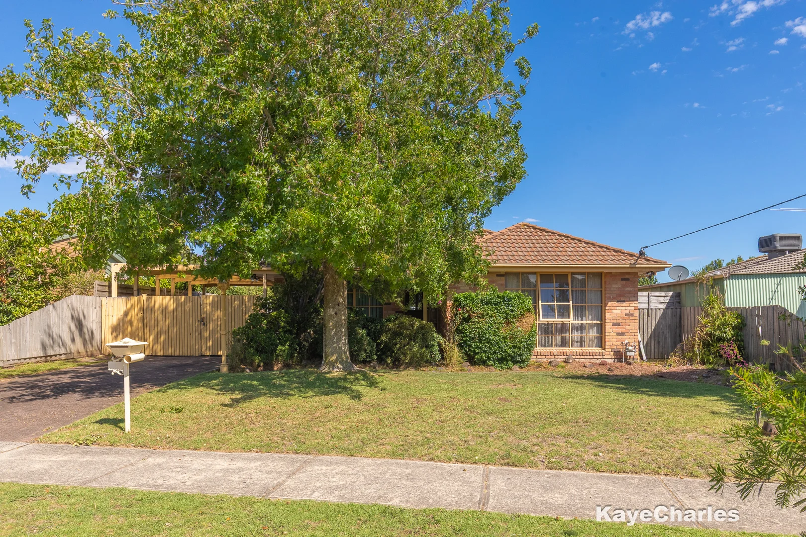 11 Sylvia Road, Beaconsfield VIC 3807