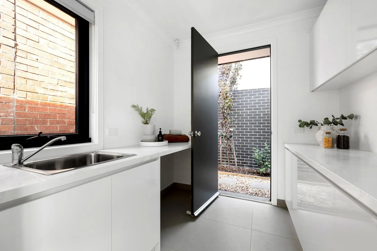 Additional image 15 of 2/30 Oriel Road, Ivanhoe VIC 3079