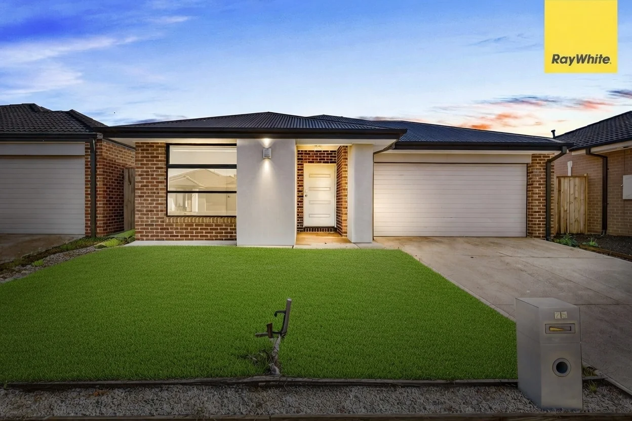 25 Dickens Street, Strathtulloh VIC 3338