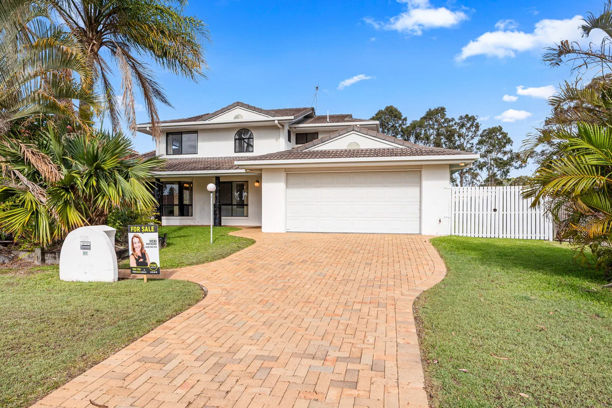 29 Bowerbird Avenue, Eli Waters QLD 4655