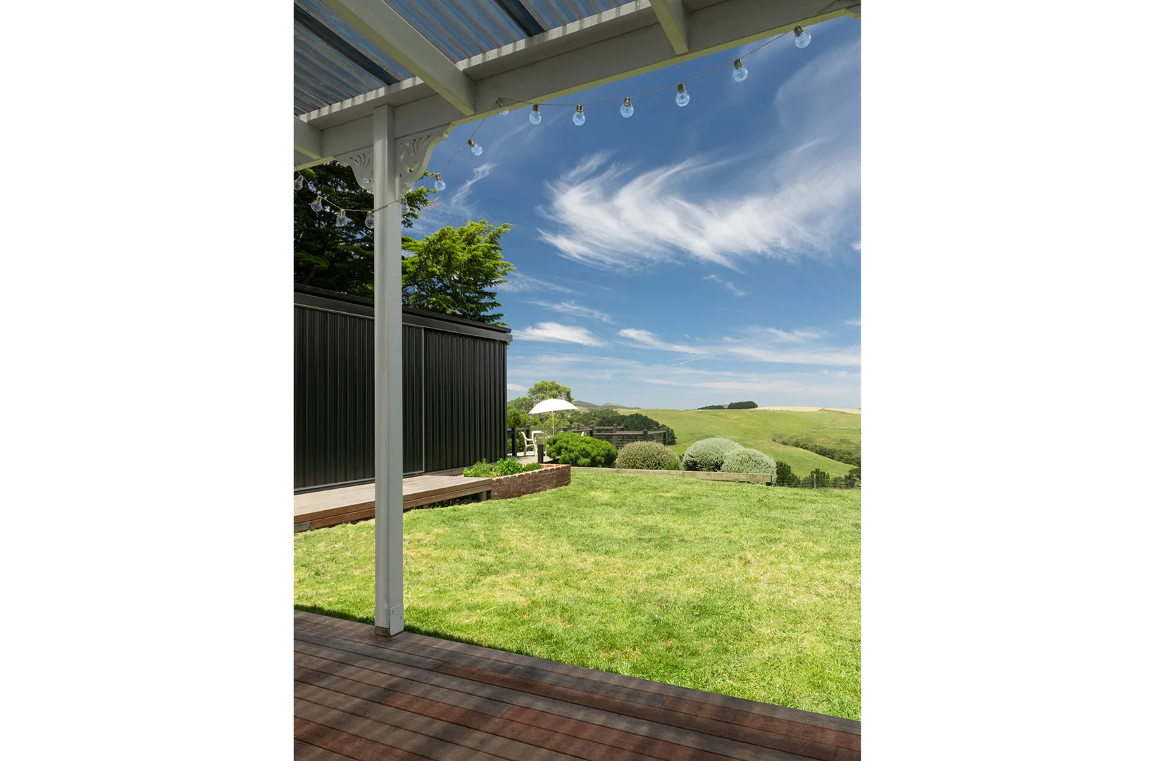 Additional image 6 of Foster VIC 3960