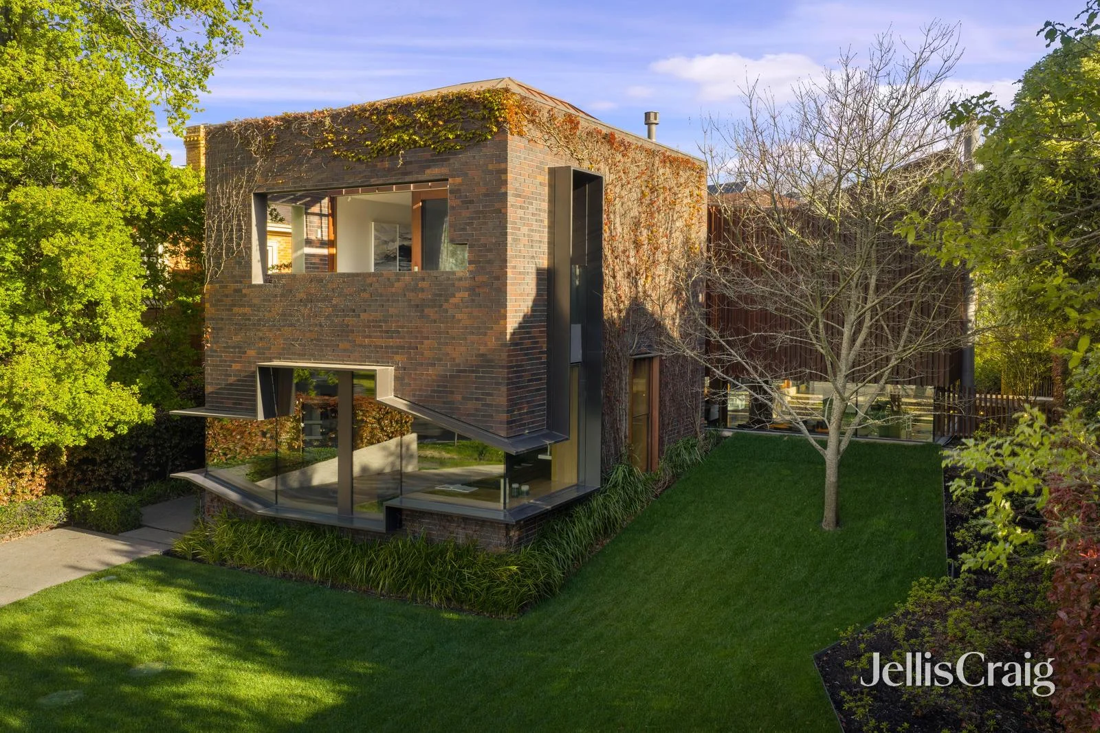 Additional image 20 of 227 Wendouree Parade, Lake Wendouree VIC 3350