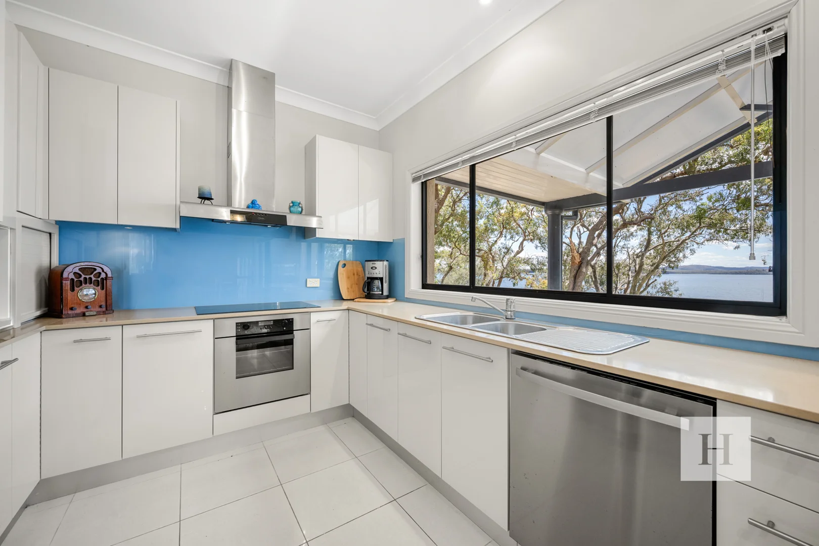 Additional image 3 of 10 Omaru Place, Summerland Point NSW 2259