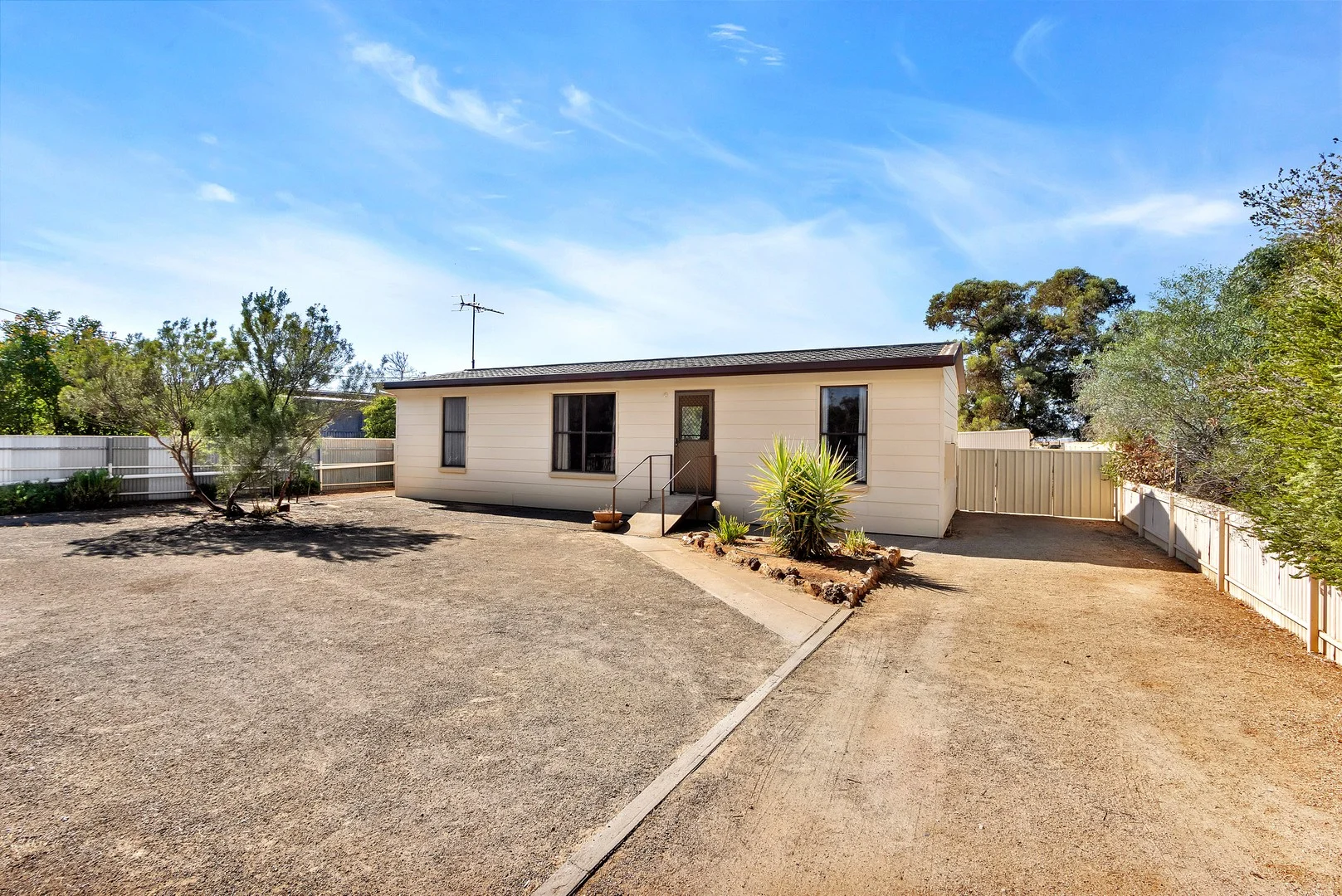49 Railway Terrace, Balaklava SA 5461