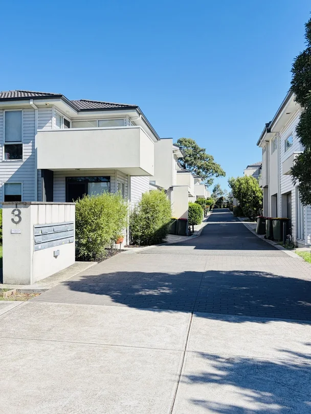 8/3 Old plenty road, South Morang VIC 3752