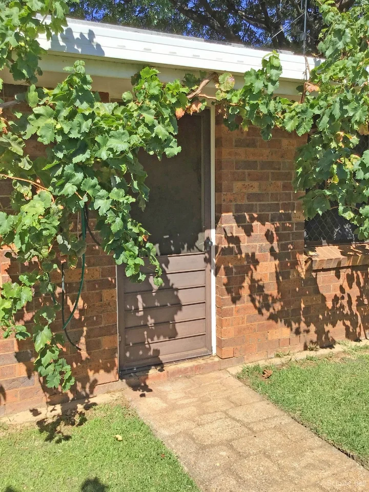 Additional image 3 of 1-4/126 Meryula Street, Narromine NSW 2821