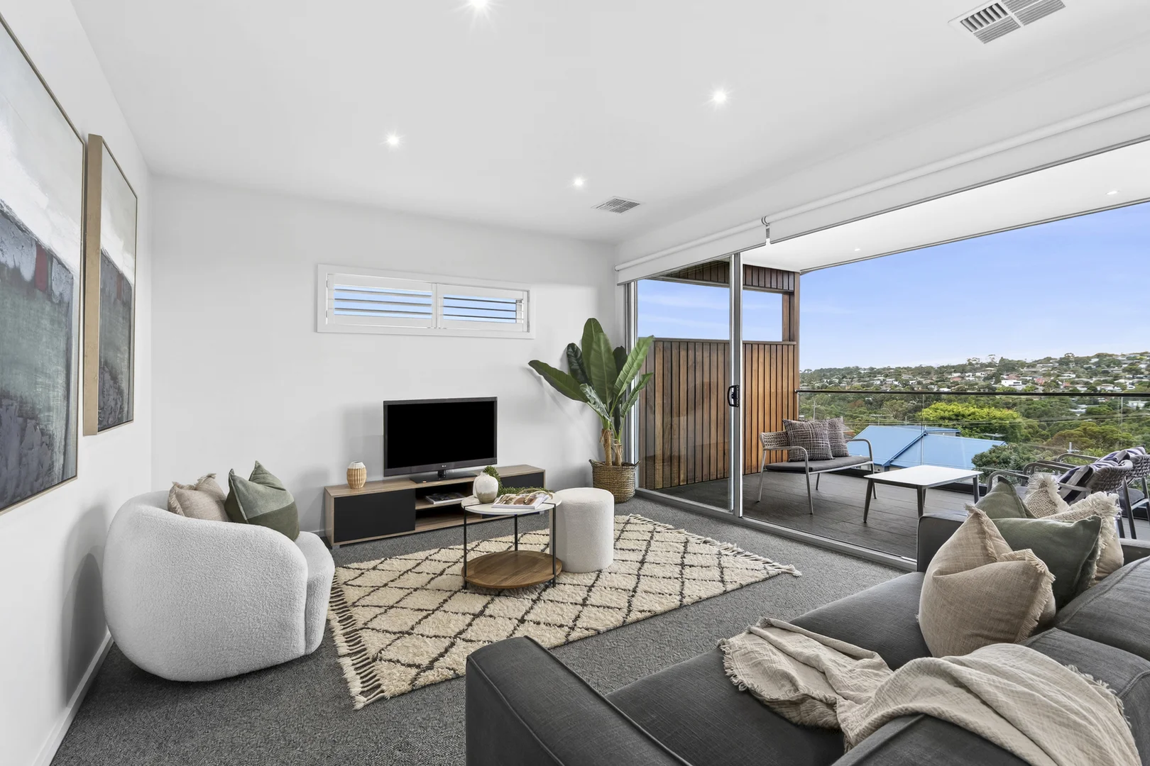 Additional image 4 of 1/11 Jinjella Road, Highton VIC 3216