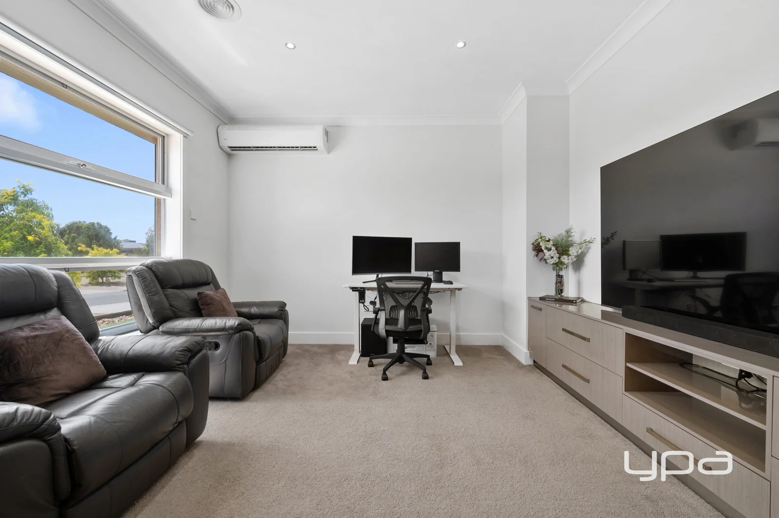3 Caruana Crescent, Harkness VIC 3337 photo 2