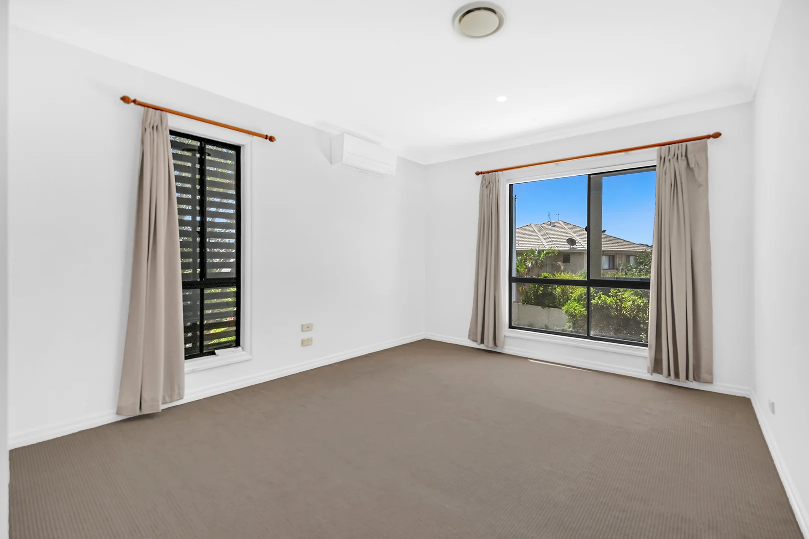 Additional image 10 of 1/50 Bayview Street, Runaway Bay QLD 4216