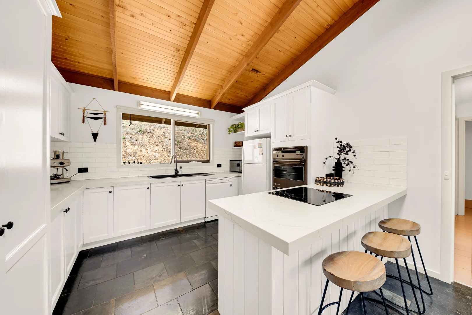 Additional image 6 of 4 Lewis Close, Bright VIC 3741