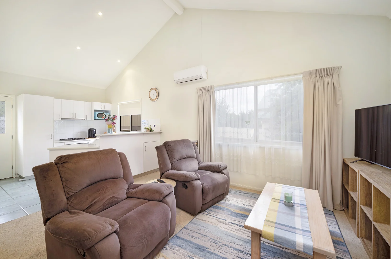 Additional image 3 of 1-4/11 Uren Court, Hamilton VIC 3300