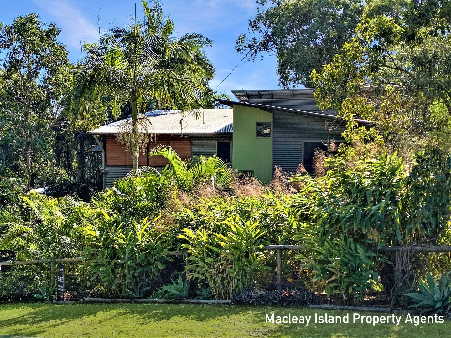 23 Beelong Street, Macleay Island QLD 4184