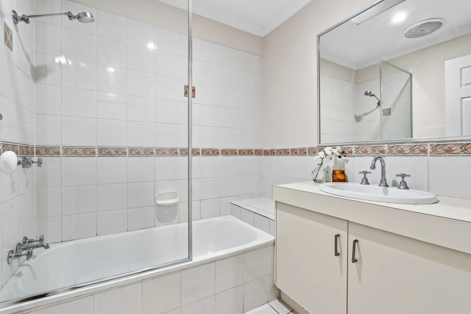 Additional image 14 of UNIT 1/4 Cowal Court, Elanora QLD 4221