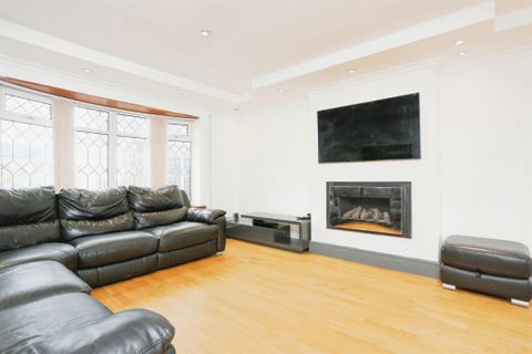 Ballater Close, Leicester LE5
