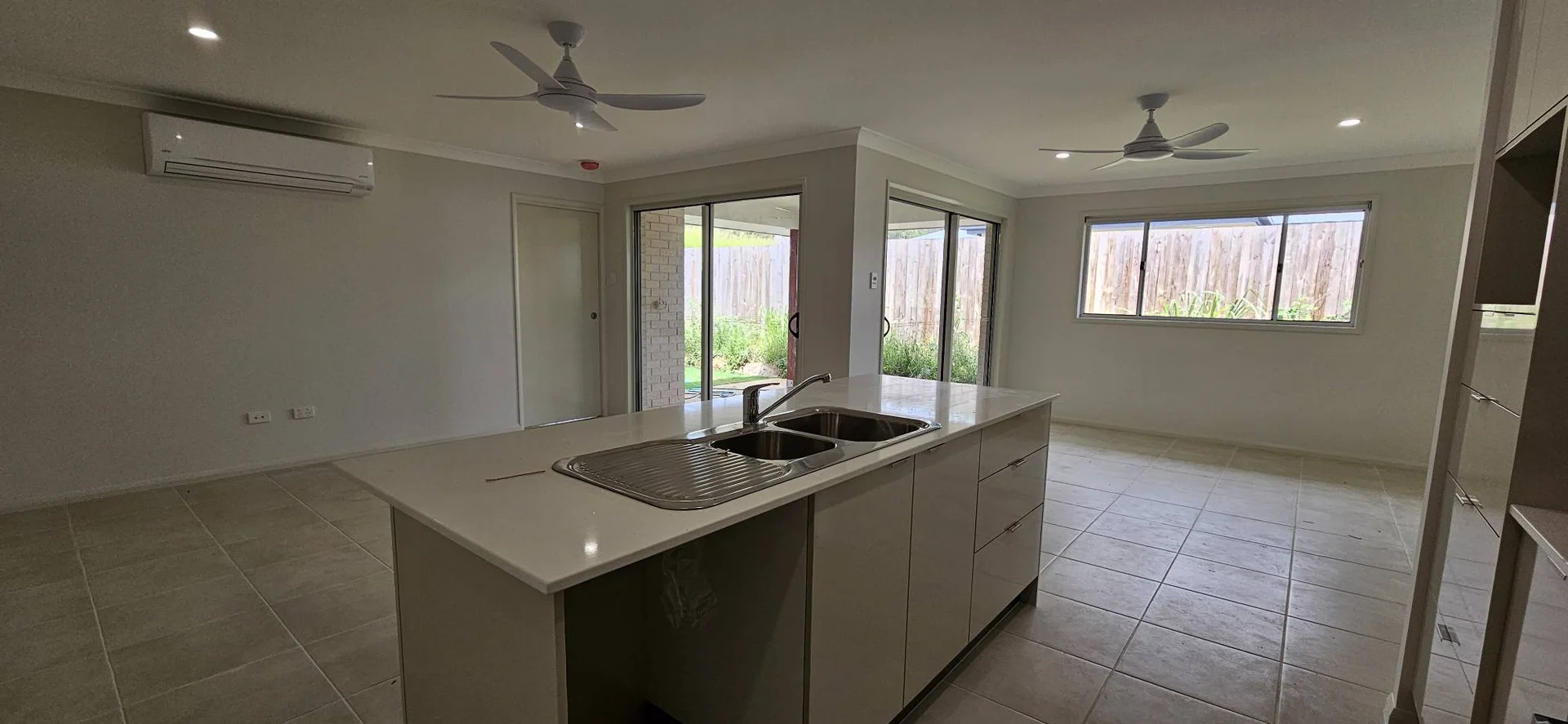 Additional image 4 of 1 & 2/15 Burlington Street, Lammermoor QLD 4703