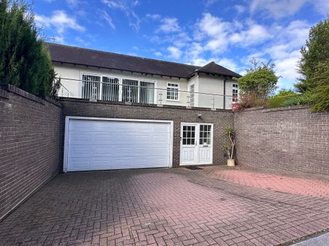 Hillcrest Gardens, Burton Joyce, Nottingham NG14