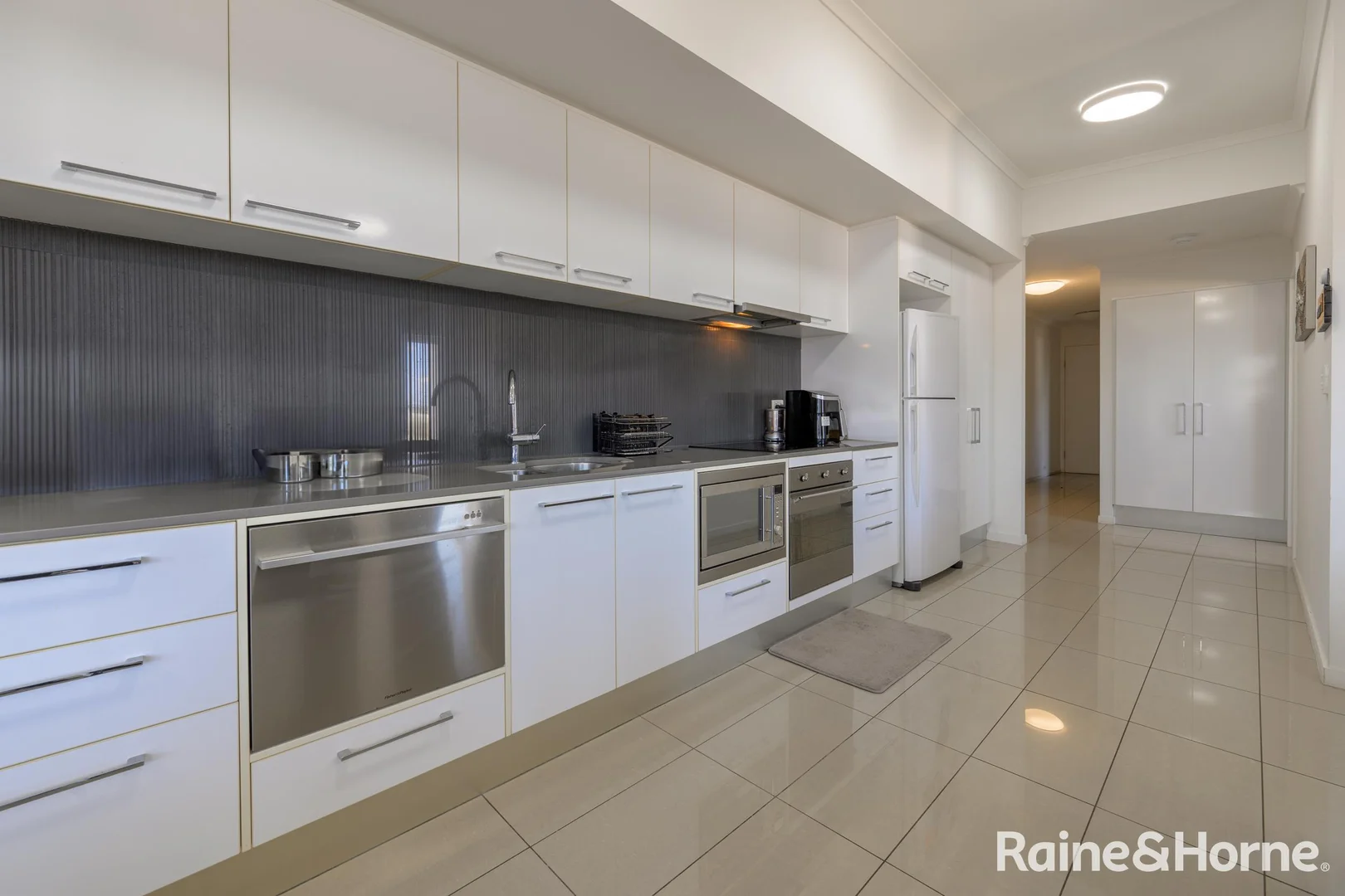 Additional image 5 of 9/11 GLENLYON ST, Gladstone Central QLD 4680