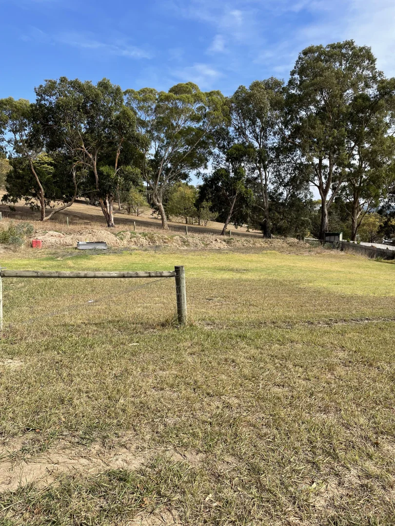 Additional image 2 of 9-11 Oak Avenue, Casterton VIC 3311