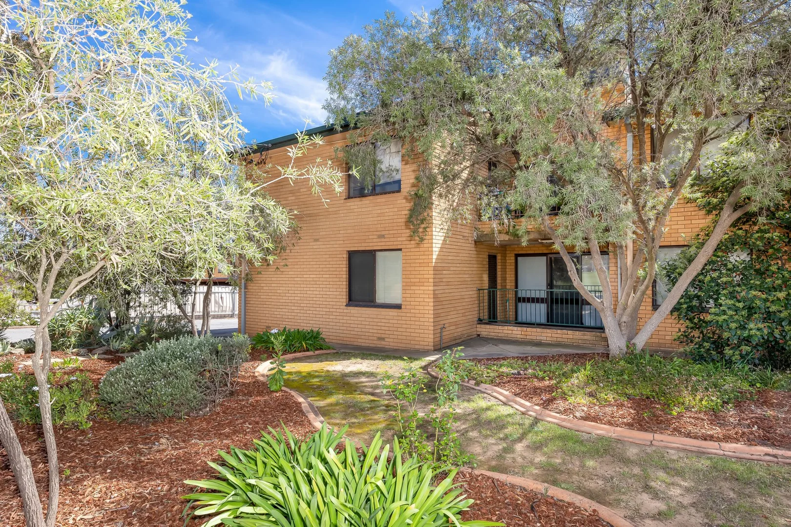 6/9 Henschke Avenue, Tolland NSW 2650