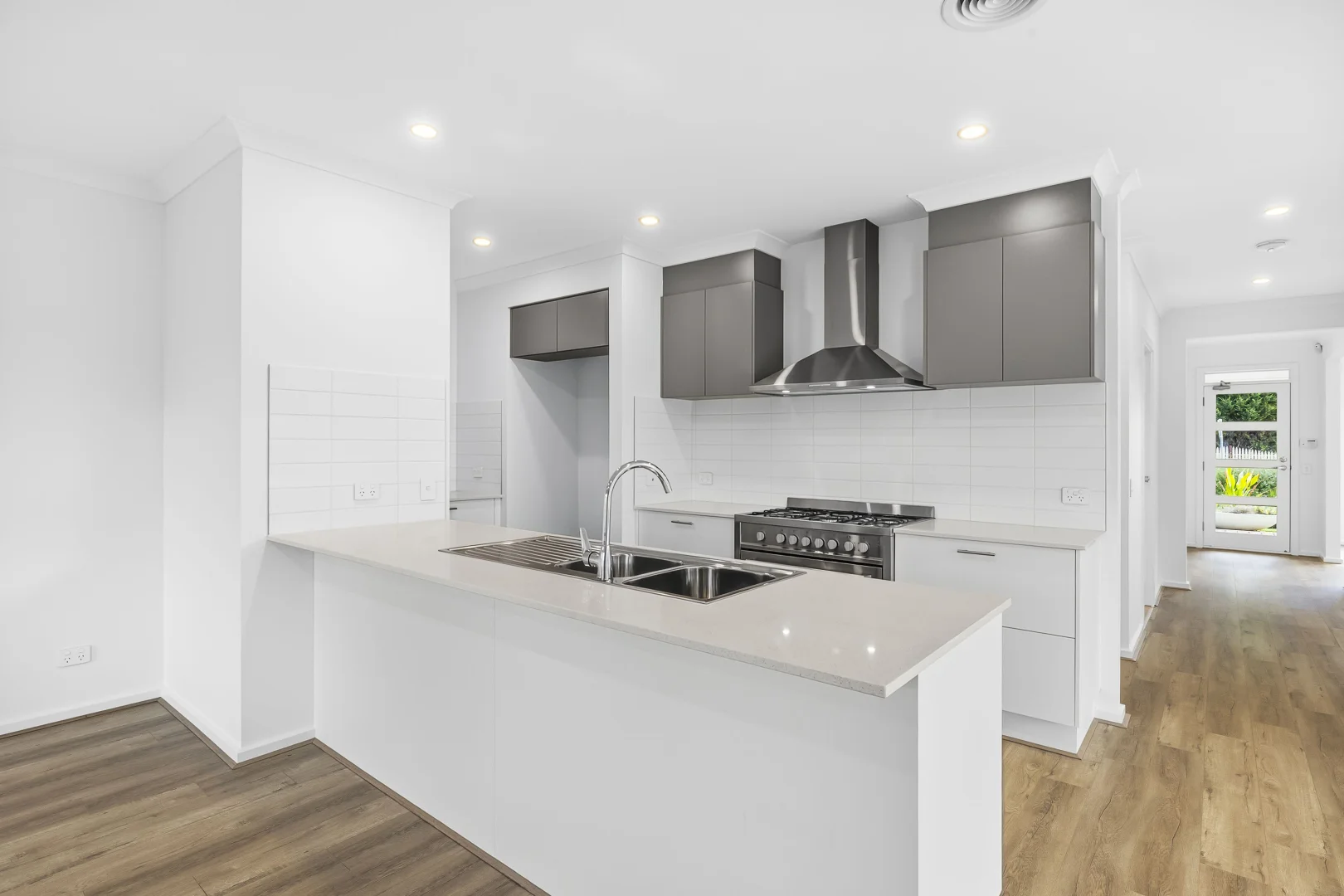 Additional image 4 of 100 Bellarine Highway, Newcomb VIC 3219