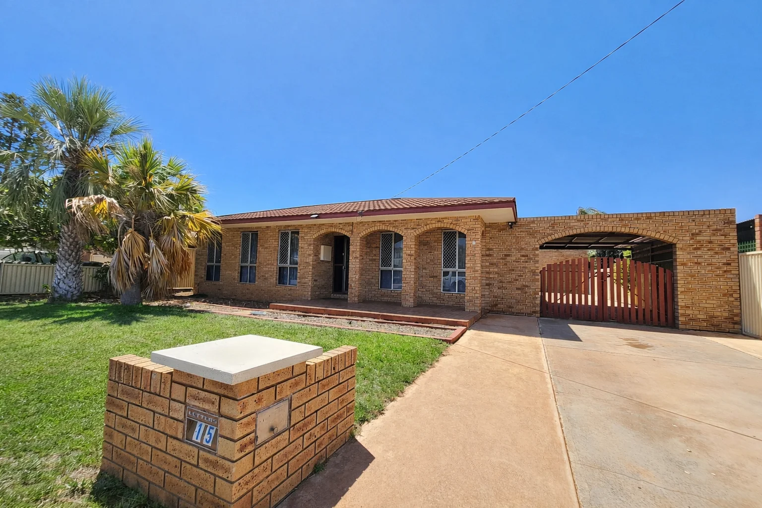 15 Willesee Street, Carnarvon WA 6701