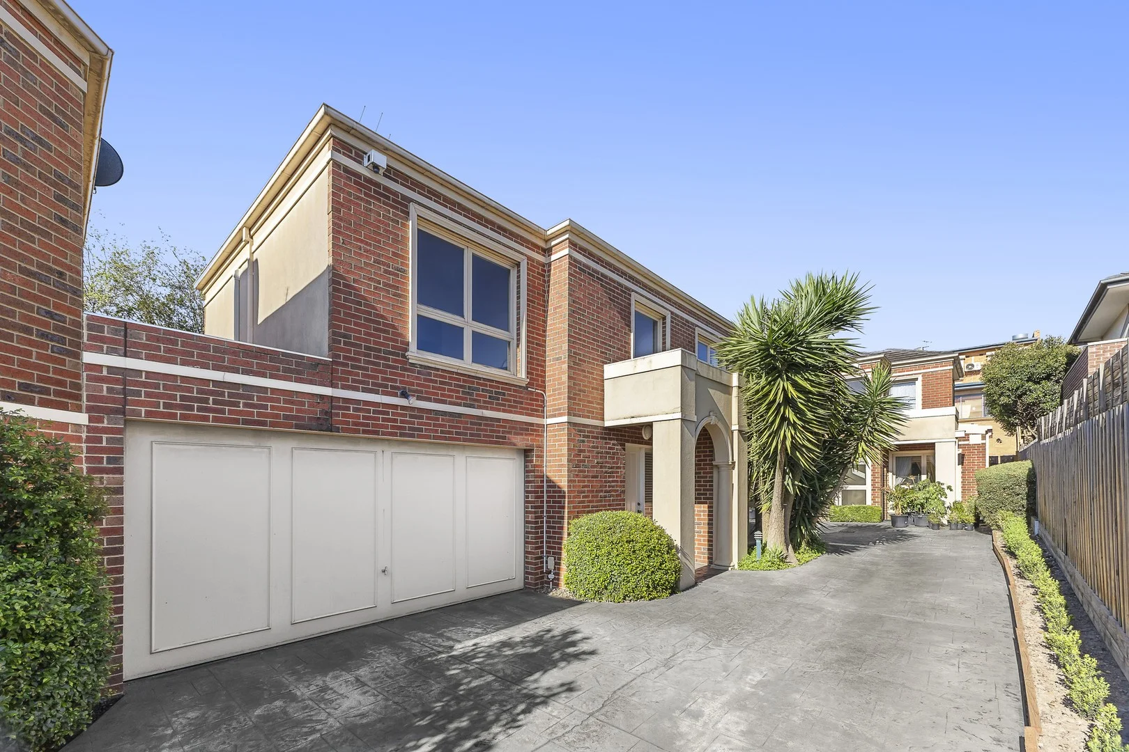2/10 Balmoral Avenue, Templestowe Lower VIC 3107