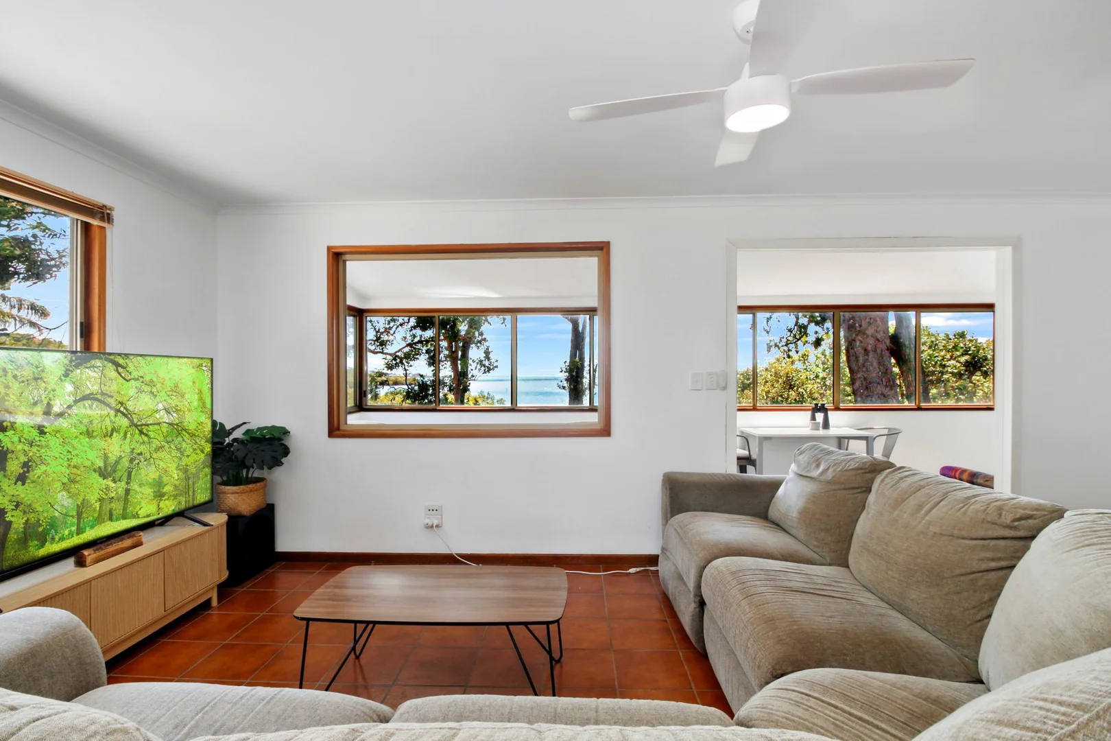 Additional image 3 of 43 Blue Bay Cres, Macleay Island QLD 4184