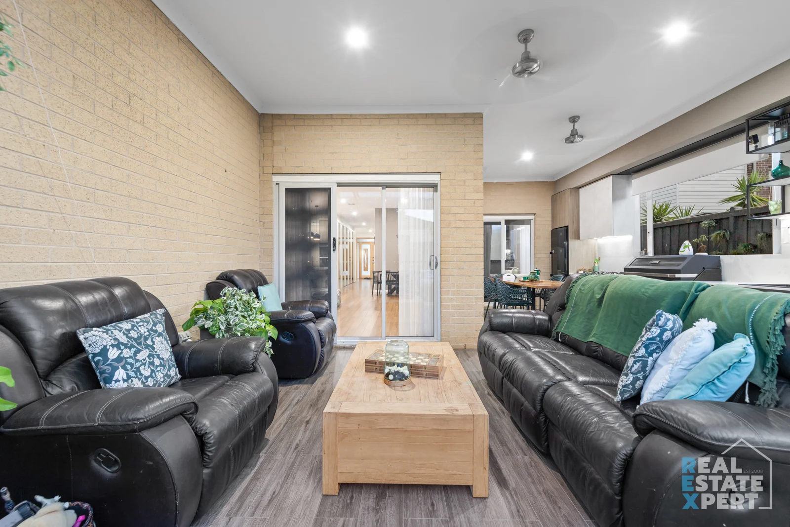 Additional image 24 of 9 Springleaf Avenue, Clyde North VIC 3978